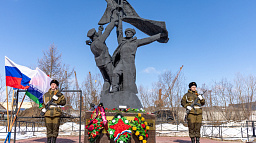 Студенты Ненецкого профессионального училища почтили память портовиков, погибших в годы ВОВ