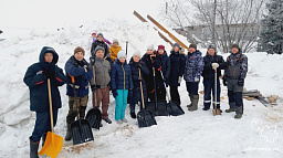 Активисты ТОС «Малый Качгорт» построили снежную горку