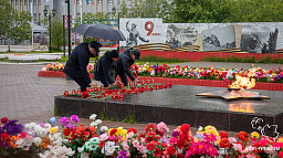 В День памяти и скорби у Обелиска Победы возложили цветы