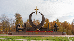 День работников леса отметили у памятника труженикам Печорского лесозавода