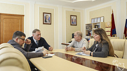 Глава Нарьян-Мара встретился  с председателем ТОС «Захребетное»