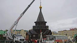«Чистый город» устанавливает у храма автобусный павильон