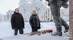 В память о тех, кто так и не успел попрощаться со своими матерями и любимыми