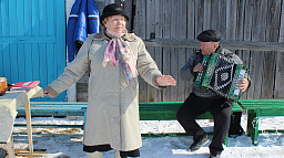 Жители микрорайона Сахалин угощались куличами и зазывали весну песнями