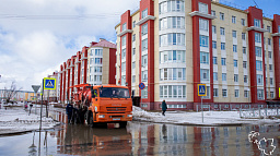 За два дня «Чистый город» вывез с улиц города почти тысячу кубометров талых вод