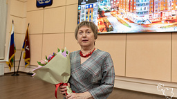Поздравления с днем рождения принимает почетный работник культуры Ольга Михайловна Истомина